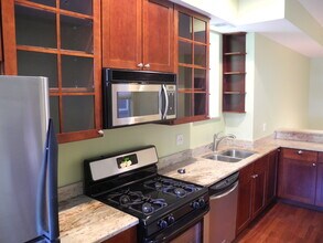 1520 E Marquette Rd, Unit 2B in Chicago, IL - Foto de edificio - Building Photo