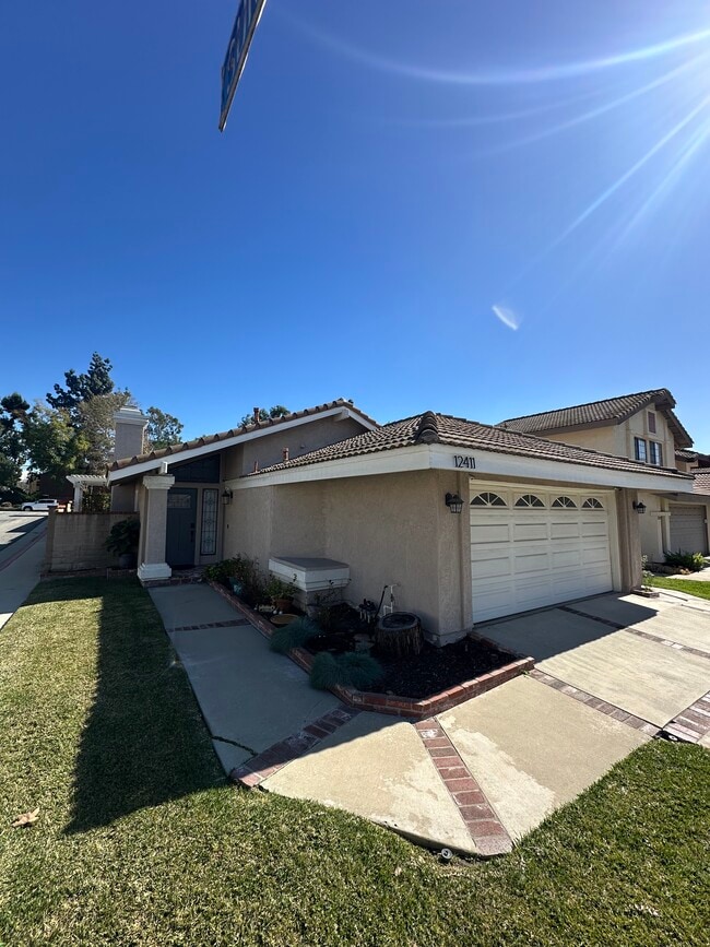 12411 Silkleaf Ave