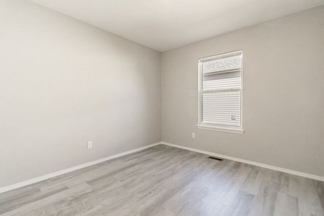 3465 N Nixon Ave in Springfield, MO - Building Photo - Building Photo