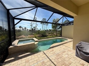 6435 Negril Isle Dr in Naples, FL - Building Photo - Building Photo