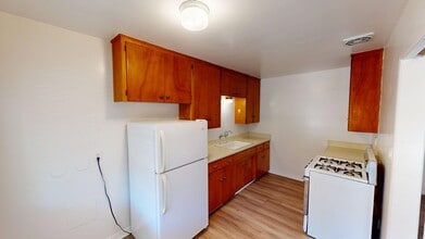 1030 Isabella Ave in Coronado, CA - Building Photo - Building Photo