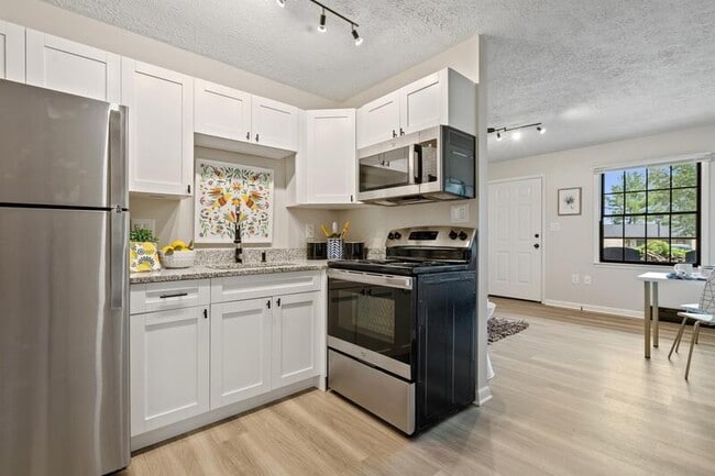 2533 Bradford Ct