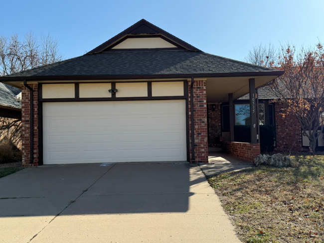 10515 W Texas St in Wichita, KS - Foto de edificio - Building Photo