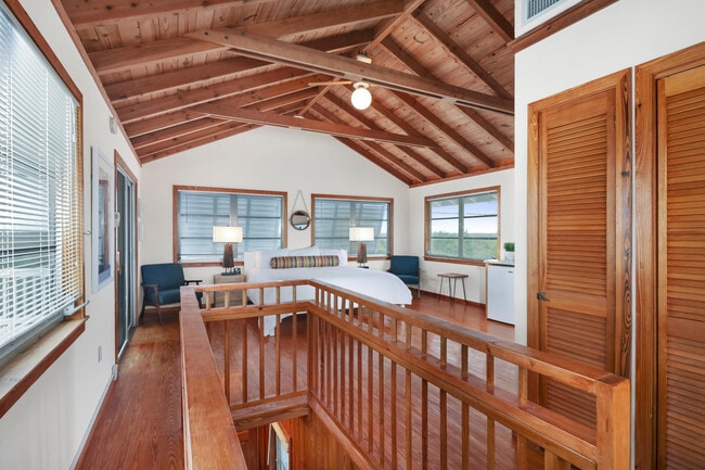 53 Barry Ave in Summerland Key, FL - Building Photo - Building Photo