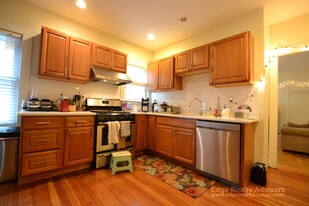 31 Champney St, Unit 2 Apartamentos