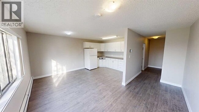 9926-105 105 Ave in Grande Prairie, AB - Building Photo - Building Photo