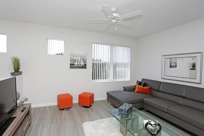 Mirage Bay Luxury Apartments in Ft. Myers, FL - Building Photo - Building Photo