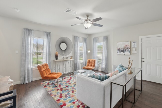 Townhomes at Princeton Meadows in Princeton, TX - Foto de edificio - Building Photo