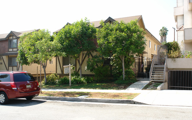 133-139 Carr Dr in Glendale, CA - Building Photo - Building Photo