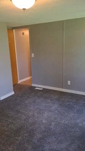 111 Lindsay Dr in Cottonwood, MN - Building Photo - Building Photo