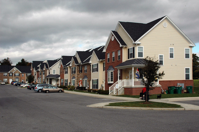 Avalon Townhomes in Waynesboro, PA - Building Photo - Building Photo