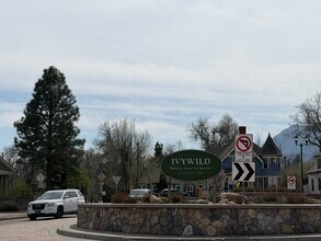 1746 Creek Edge Vw in Colorado Springs, CO - Foto de edificio - Building Photo