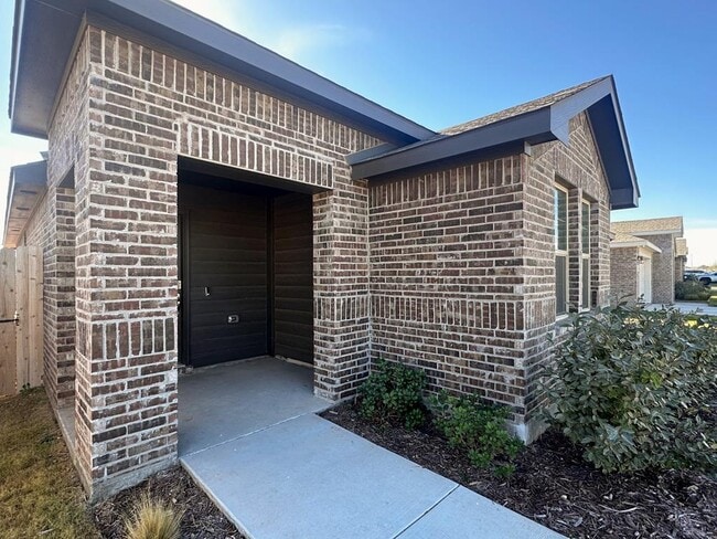7700 Yellow Jacket Rd in Odessa, TX - Foto de edificio - Building Photo