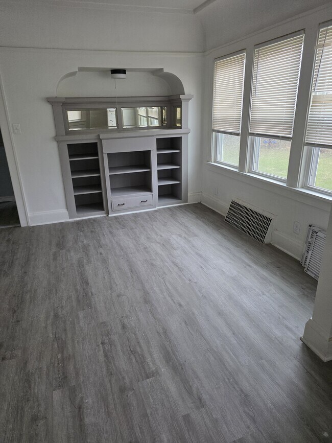 3222 W Fairmount Ave in Milwaukee, WI - Building Photo - Building Photo