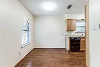 10350 Country Club Dr in Dallas, TX - Building Photo - Building Photo