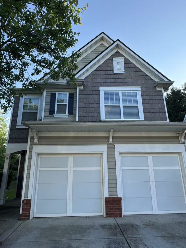 property at 2692 Briaroak Dr