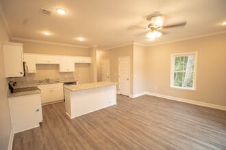1596 Maine St in Statesboro, GA - Building Photo - Building Photo