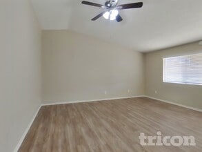 13601 N 41st St in Phoenix, AZ - Building Photo - Building Photo