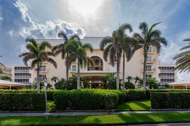 3450 Gulf Shore Blvd N in Naples, FL - Building Photo - Building Photo