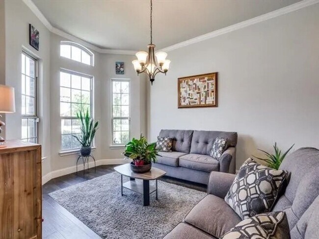 321 Valentino Wy in Grand Prairie, TX - Building Photo - Building Photo