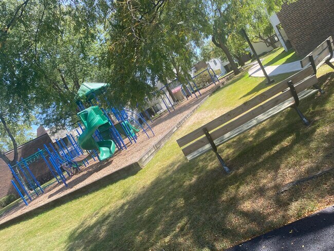 2160 Cherry Ln in Lisle, IL - Building Photo - Building Photo