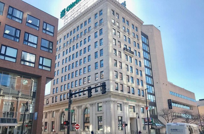 875 Elm St