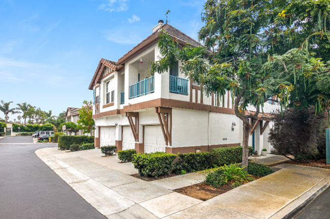 property at 662 Sweet Pea Pl