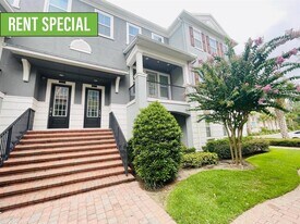 561 Scotia Pl in Orlando, FL - Building Photo