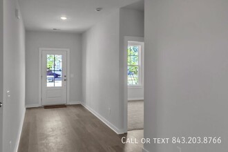 1051 Old Cypress Run in Hanahan, SC - Building Photo - Building Photo