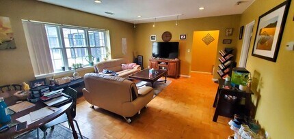 153 Lake Shore Rd in Boston, MA - Building Photo - Building Photo