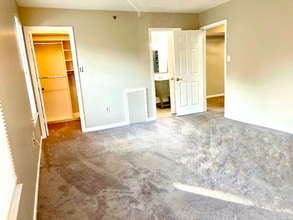 3500 Powder Mill Rd in Beltsville, MD - Building Photo - Building Photo