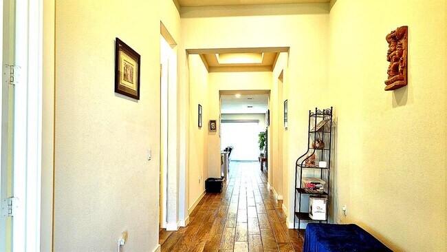 8001 Silhouette St in Austin, TX - Building Photo - Building Photo