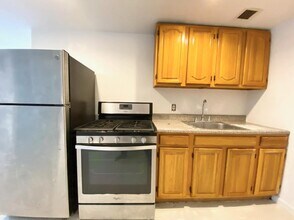 5 Delavan St in Brooklyn, NY - Building Photo - Building Photo