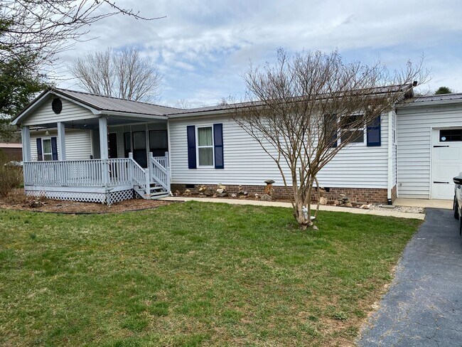 property at 512 Howard Gap Rd