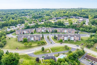 Prime on the Hill in Dayton, OH - Foto de edificio - Building Photo