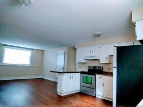 303 S Oak St-Unit -A in Mt. Pleasant, MI - Building Photo - Building Photo