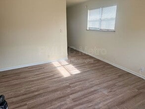 102 E Sunrise Dr in Belton, MO - Building Photo - Building Photo