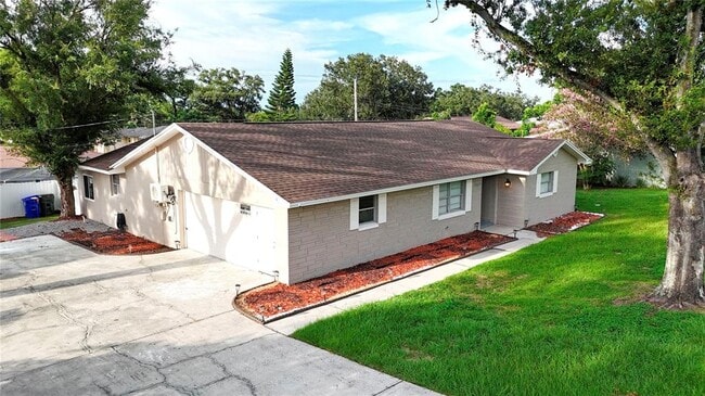 1504 Hallam Dr in Lakeland, FL - Building Photo - Building Photo