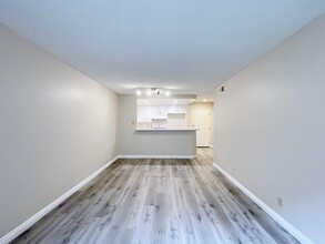 Aspen Apartments in Los Angeles, CA - Building Photo - Building Photo