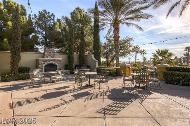 property at 4814 Regalo Bello St