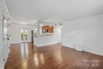 4911 Park Rd, Unit B in Charlotte, NC - Building Photo - Building Photo