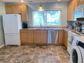 56 Woodlake Dr in Charlottesville, VA - Building Photo - Building Photo