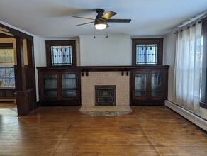 126 3rd St S, Unit 3 in Virginia, MN - Foto de edificio - Building Photo