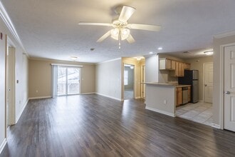 Square 131 - 4880 - 12 Plex in Omaha, NE - Building Photo - Building Photo