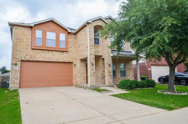 property at 2707 Roaring Oaks Ln
