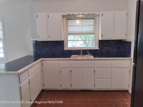 211 Ridge Ave in Belford, NJ - Building Photo - Building Photo