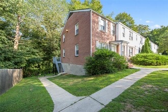 101 Carpenter Ave in Mt Kisco, NY - Building Photo - Building Photo
