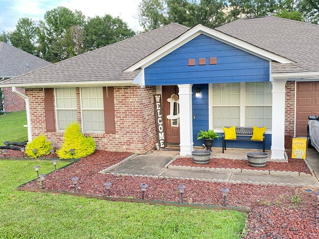 3211 Ryan Cove in Jackson, MS - Building Photo - Building Photo