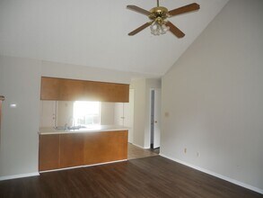 7327 Eastover Cove in Horn Lake, MS - Building Photo - Building Photo