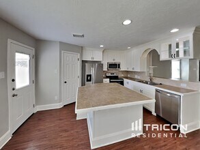 18432 Sunrise Oaks Ct in Montgomery, TX - Building Photo - Building Photo